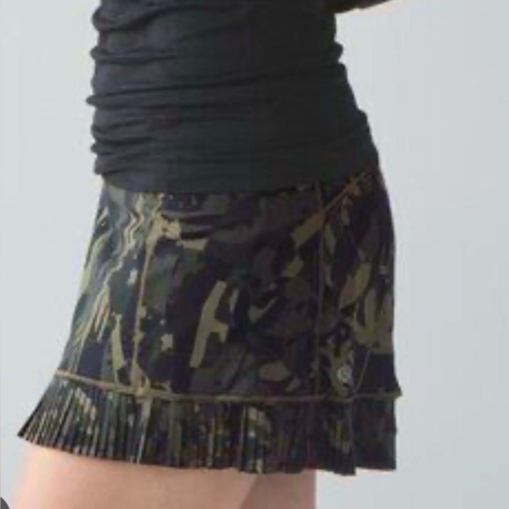 lululemon athletica Black Pleated Circle Skater Skirt